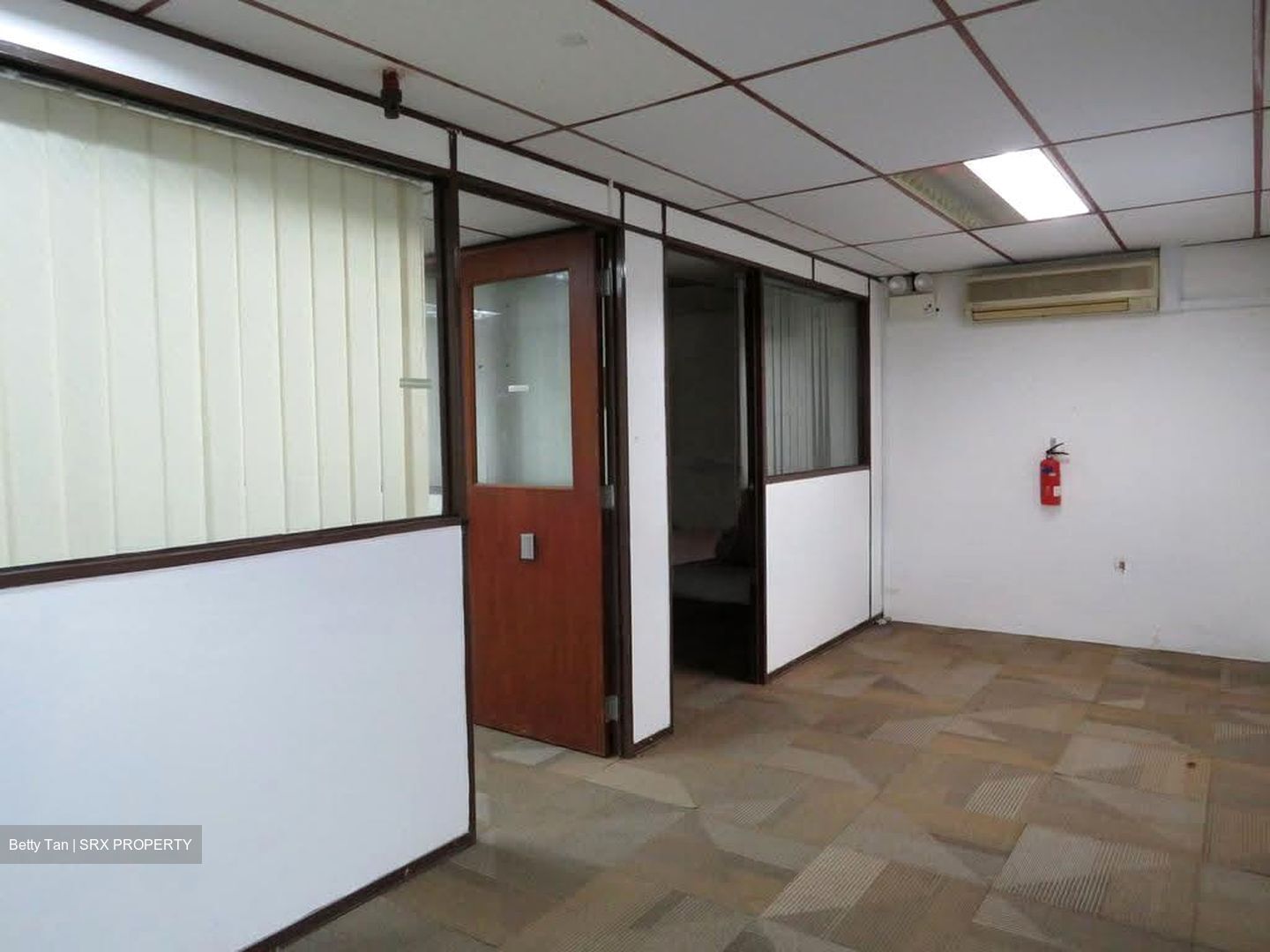 Hong Heng Garden (D26), Office #615093691